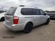 ✅ 2010 Kia Sedona LX • VIN: KNDMG4C33A6359836 • Lot: 82750495. Wystawiony na Copart z przebiegiem 139 108 mil. Bezpłatny archiwum sprzedaży aukcyjnych z USA i szczegółowy raport historii pojazdu na DreamBid. Zdjęcie 3.