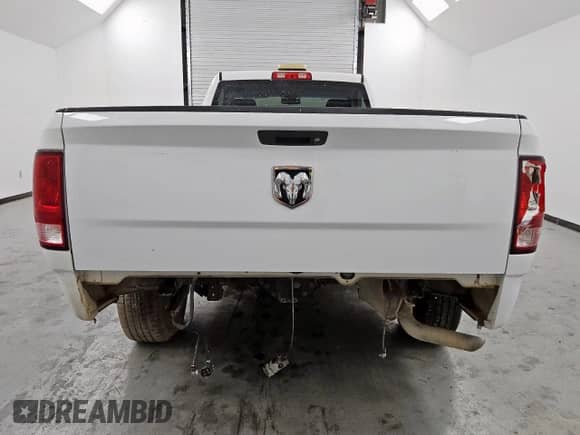 2017 Ram 1500 Tradesman z VIN 3C6JR6DG8HG768716, wystawiony jako Copart lot #80923085 z przebiegiem 154 341 mil mil oraz Czysty tytuł • Clean title. Historia ofert i sprzedaży dostępna na DreamBid. Obrazek 6.