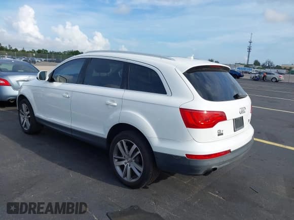 ✅ 2010 Audi Q7 Premium Plus • VIN: WA1LYAFE1AD007008 • Lot: 42455065. Listed on IAAI with 158,614 mi. Free auction sales archive from the USA and detailed vehicle history report at DreamBid. Image 3.