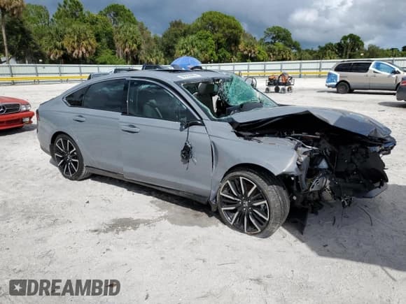 ✅ 2025 Honda Accord Touring • VIN: 1HGCY2F80SA034713 • Lot: 86229065. Wystawiony na Copart z przebiegiem 5 959 mil. Bezpłatny archiwum sprzedaży aukcyjnych z USA i szczegółowy raport historii pojazdu na DreamBid. Zdjęcie 4.