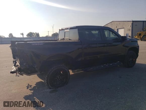 ✅ 2022 Chevrolet Silverado 1500 LT Trail Boss • VIN: 3GCPYFED3NG150774 • Lot: 68448235. Wystawiony na Copart z przebiegiem 48 071 mil. Bezpłatny archiwum sprzedaży aukcyjnych z USA i szczegółowy raport historii pojazdu na DreamBid. Zdjęcie 3.