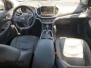 ✅ 2018 Chevrolet Volt LT • VIN: 1G1RC6S5XJU124225 • Lot: 69029854. Wystawiony na Copart z przebiegiem 58 875 mil. Bezpłatny archiwum sprzedaży aukcyjnych z USA i szczegółowy raport historii pojazdu na DreamBid. Zdjęcie 8.