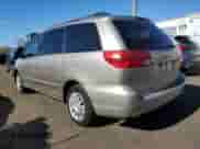 2005 Toyota Sienna LE z VIN 5TDZA23C55S353585, wystawiony jako Copart lot #89558335 z przebiegiem 89 759 mil mil oraz Szkoda całkowita • Salvage title. Historia ofert i sprzedaży dostępna na DreamBid. Obrazek 2.