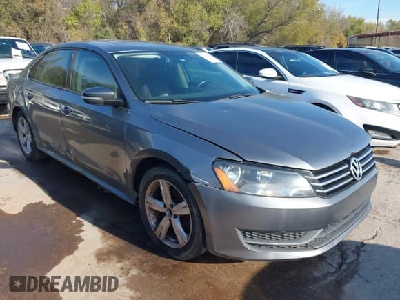 ✅ 2013 Volkswagen Passat SE • VIN: 1VWBH7A33DC004046 • Лот: 43848084. Опубликован ранее на IAAI с пробегом 105 942 миль. Бесплатный доступ к архиву аукционных продаж из США и подробный отчёт об истории автомобиля на DreamBid. Изображение 1.