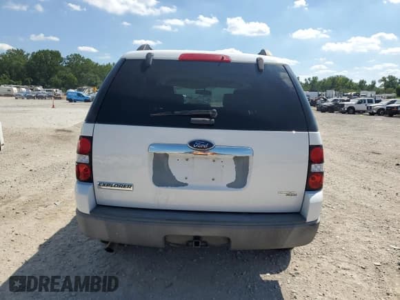 ✅ 2006 Ford Explorer XLS • VIN: 1FMEU72E36UA93413 • Lot: 70020385. Wystawiony na Copart z przebiegiem Nie podano. Bezpłatny archiwum sprzedaży aukcyjnych z USA i szczegółowy raport historii pojazdu na DreamBid. Zdjęcie 6.