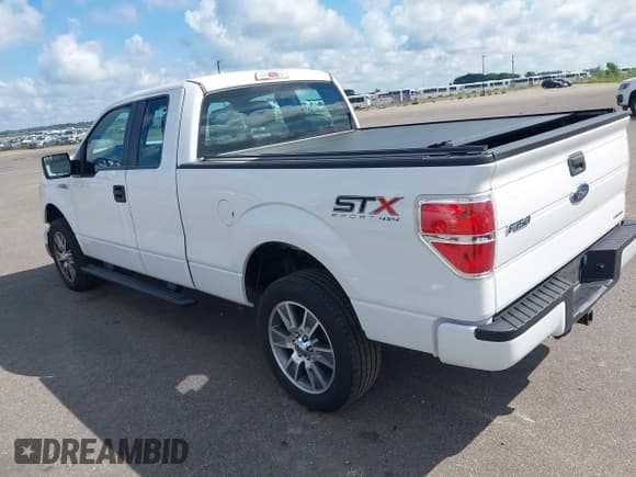 ✅ 2014 Ford F-150 XLT • VIN: 1FTFX1EF4EKD52535 • Lot: 43037023. Wystawiony na IAAI z przebiegiem 99 474 mil. Bezpłatny archiwum sprzedaży aukcyjnych z USA i szczegółowy raport historii pojazdu na DreamBid. Zdjęcie 3.