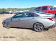 2025 Hyundai Elantra Limited z VIN KMHLP4DG8SU892402, wystawiony jako IAAI lot #43599758 z przebiegiem 16 587 mil mil oraz . Historia ofert i sprzedaży dostępna na DreamBid. Obrazek 14.