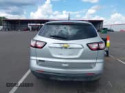 ✅ 2015 Chevrolet Traverse LT • VIN: 1GNKRHKD2FJ270807 • Lot: 42656998. Wystawiony na IAAI z przebiegiem 132 033 mil. Bezpłatny archiwum sprzedaży aukcyjnych z USA i szczegółowy raport historii pojazdu na DreamBid. Zdjęcie 16.