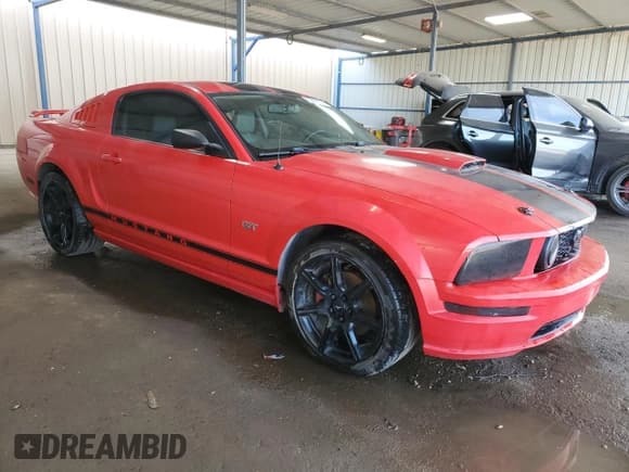 ✅ 2008 Ford Mustang GT Deluxe • VIN: 1ZVHT82H685117170 • Лот: 89563695. Опубликован ранее на Copart с пробегом 124 377 миль. Бесплатный доступ к архиву аукционных продаж из США и подробный отчёт об истории автомобиля на DreamBid. Изображение 4.