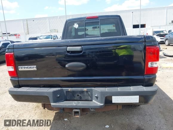 ✅ 2011 Ford Ranger XLT • VIN: 1FTKR4EE2BPB15106 • Lot: 42226682. Listed on IAAI with 329,088 mi. Free auction sales archive from the USA and detailed vehicle history report at DreamBid. Image 17.