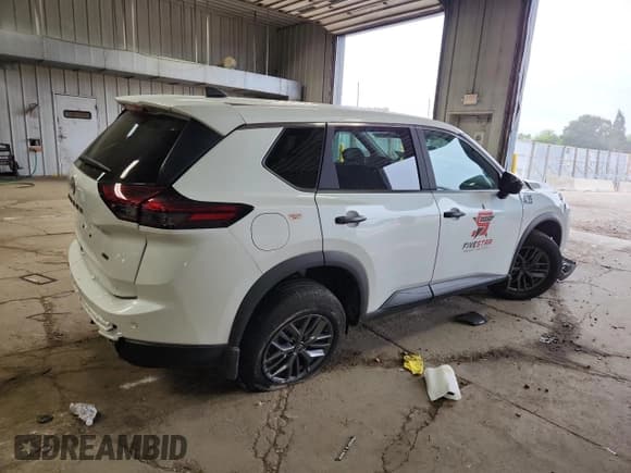 ✅ 2025 Nissan Rogue S • VIN: 5N1BT3AB7SC774289 • Lot: 70583995. Wystawiony na Copart z przebiegiem Nie podano. Bezpłatny archiwum sprzedaży aukcyjnych z USA i szczegółowy raport historii pojazdu na DreamBid. Zdjęcie 3.
