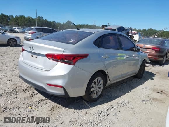 ✅ 2019 Hyundai Accent SE • VIN: 3KPC24A31KE061617 • Лот: 40635185. Опубликован ранее на IAAI с пробегом 81 776 миль. Бесплатный доступ к архиву аукционных продаж из США и подробный отчёт об истории автомобиля на DreamBid. Изображение 4.