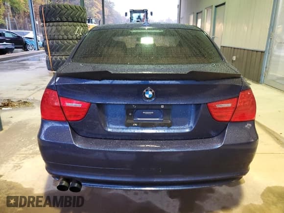 ✅ 2011 BMW 3 Series 328i xDrive • VIN: WBAPK5C51BF122828 • Lot: 90359855. Listed on Copart with 109,383 mi. Free auction sales archive from the USA and detailed vehicle history report at DreamBid. Image 6.