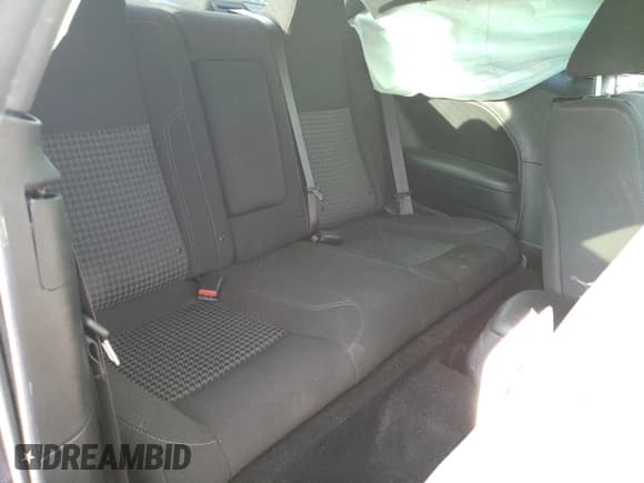 ✅ 2020 Dodge Challenger SXT • VIN: 2C3CDZAG4LH227231 • Lot: 64989942. Wystawiony na Copart z przebiegiem 29 694 mil. Bezpłatny archiwum sprzedaży aukcyjnych z USA i szczegółowy raport historii pojazdu na DreamBid. Zdjęcie 6.