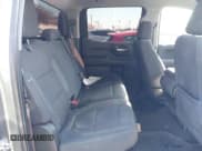 ✅ 2019 Chevrolet Silverado 1500 LT • VIN: 3GCPYDEK1KG242867 • Lot: 41342133. Wystawiony na IAAI z przebiegiem 119 442 mil. Bezpłatny archiwum sprzedaży aukcyjnych z USA i szczegółowy raport historii pojazdu na DreamBid. Zdjęcie 8.