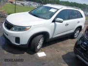 ✅ 2015 Kia Sorento LX • VIN: 5XYKTDA74FG632845 • Lot: 42660399. Listed on IAAI with 93,386 mi. Free auction sales archive from the USA and detailed vehicle history report at DreamBid. Image 2.