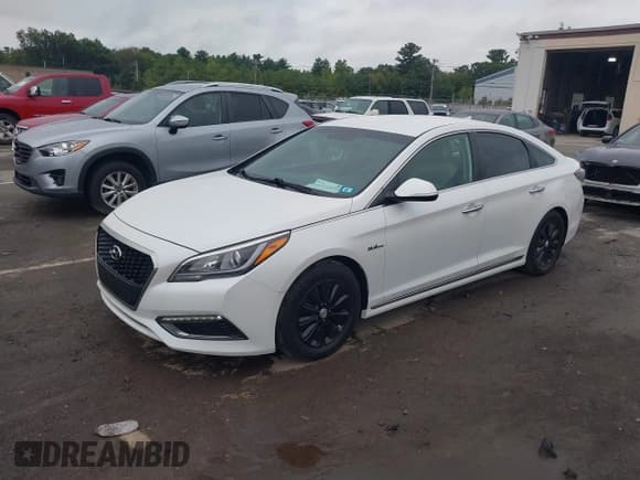 ✅ 2016 Hyundai Sonata SE • VIN: KMHE24L1XGA030098 • Лот: 43131691. Опубликован ранее на IAAI с пробегом 142 230 миль. Бесплатный доступ к архиву аукционных продаж из США и подробный отчёт об истории автомобиля на DreamBid. Изображение 17.