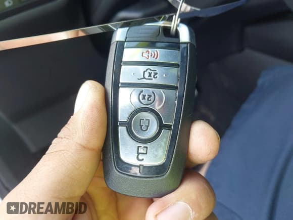 ✅ 2024 Ford Escape ST-Line • VIN: 1FMCU0MN1RUA89781 • Лот: 43157081. Опубликован ранее на IAAI с пробегом 12 699 миль. Бесплатный доступ к архиву аукционных продаж из США и подробный отчёт об истории автомобиля на DreamBid. Изображение 11.