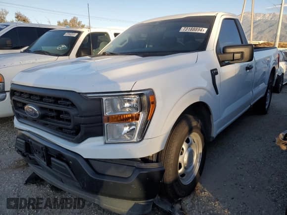 ✅ 2022 Ford F-150 XL • VIN: 1FTMF1CP7NKE48777 • Lot: 73188894. Wystawiony na Copart z przebiegiem 66 338 mil. Bezpłatny archiwum sprzedaży aukcyjnych z USA i szczegółowy raport historii pojazdu na DreamBid. Zdjęcie 1.