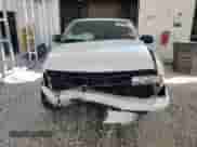 2003 Chevrolet S-10 z VIN 1GCCS19H538212100, wystawiony jako Copart lot #74778164 z przebiegiem 126 562 mil mil oraz Szkoda całkowita • Salvage title. Historia ofert i sprzedaży dostępna na DreamBid. Obrazek 5.