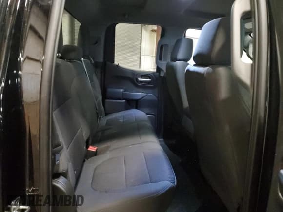 ✅ 2020 Chevrolet Silverado 1500 Custom • VIN: 1GCRYBEF7LZ238758 • Lot: 86346024. Wystawiony na Copart z przebiegiem 81 573 mil. Bezpłatny archiwum sprzedaży aukcyjnych z USA i szczegółowy raport historii pojazdu na DreamBid. Zdjęcie 11.