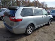 ✅ 2017 Toyota Sienna LE • VIN: 5TDKZ3DC3HS833935 • Lot: 43592951. Listed on IAAI with 97,688 mi. Free auction sales archive from the USA and detailed vehicle history report at DreamBid. Image 4.