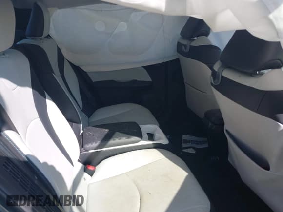 ✅ 2017 Toyota Prius Plus • VIN: JTDKARFP0H3000816 • Lot: 42914269. Wystawiony na IAAI z przebiegiem 68 570 mil. Bezpłatny archiwum sprzedaży aukcyjnych z USA i szczegółowy raport historii pojazdu na DreamBid. Zdjęcie 8.