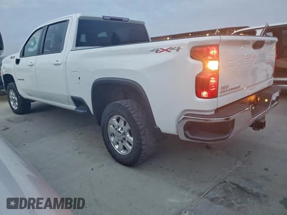 ✅ 2022 Chevrolet Silverado 2500HD LT • VIN: 1GC4YNEY0NF179067 • Лот: 93704085. Опубликован ранее на Copart с пробегом 77 136 миль. Бесплатный доступ к архиву аукционных продаж из США и подробный отчёт об истории автомобиля на DreamBid. Изображение 2.