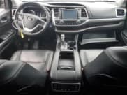 ✅ 2018 Toyota Highlander Hybrid Limited • VIN: 5TDDGRFH9JS051817 • Lot: 82222055. Listed on Copart with Not provided. Free auction sales archive from the USA and detailed vehicle history report at DreamBid. Image 8.