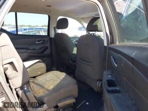 ✅ 2020 Chevrolet Traverse LT Cloth • VIN: 1GNERGKW1LJ317717 • Lot: 42681174. Listed on IAAI with 100,517 mi. Free auction sales archive from the USA and detailed vehicle history report at DreamBid. Image 8.