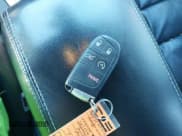 ✅ 2015 Jeep Grand Cherokee Overland • VIN: 1C4RJFCGXFC215750 • Лот: 40795135. Опубликован ранее на IAAI с пробегом 89 110 миль. Бесплатный доступ к архиву аукционных продаж из США и подробный отчёт об истории автомобиля на DreamBid. Изображение 11.