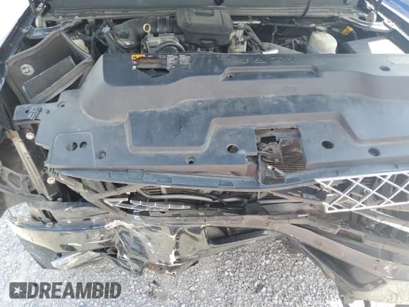 ✅ 2013 Chevrolet Silverado 2500HD LT • VIN: 1GC1KXC87DF177138 • Lot: 69036605. Wystawiony na Copart z przebiegiem 135 499 mil. Bezpłatny archiwum sprzedaży aukcyjnych z USA i szczegółowy raport historii pojazdu na DreamBid. Zdjęcie 11.