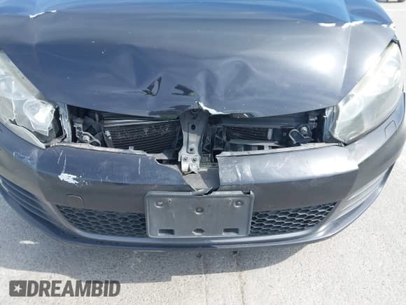 ✅ 2011 Volkswagen Golf GTI PZEV • VIN: WVWFD7AJ9BW088903 • Lot: 42100212. Listed on IAAI with 165,808 mi. Free auction sales archive from the USA and detailed vehicle history report at DreamBid. Image 6.