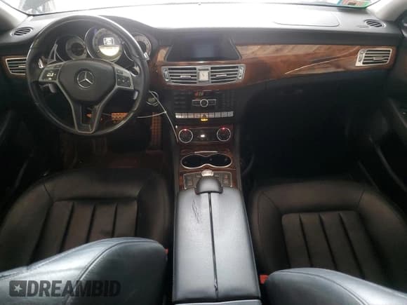 ✅ 2012 Mercedes-Benz CLS 550 • VIN: WDDLJ7DB4CA053402 • Lot: 57670575. Wystawiony na Copart z przebiegiem 99 005 mil. Bezpłatny archiwum sprzedaży aukcyjnych z USA i szczegółowy raport historii pojazdu na DreamBid. Zdjęcie 8.