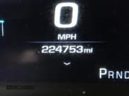 ✅ 2017 GMC Sierra 2500HD Denali • VIN: 1GT12UEY2HF248893 • Lot: 43430396. Wystawiony na IAAI z przebiegiem 224 753 mil. Bezpłatny archiwum sprzedaży aukcyjnych z USA i szczegółowy raport historii pojazdu na DreamBid. Zdjęcie 15.