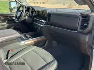 2024 Chevrolet Silverado 3500HD LT с VIN 1GC4YTEY4RF240866, выставлен на аукционе Copart как лот 85077284 с пробегом 6 933 миль миль и Списание • Salvage title. История ставок и продаж доступна на DreamBid. Изображение 5.