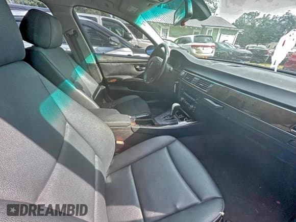 ✅ 2007 BMW 3 Series 328i • VIN: WBAVA37557NE29329 • Лот: 96198485. Опубликован ранее на Copart с пробегом Не указан. Бесплатный доступ к архиву аукционных продаж из США и подробный отчёт об истории автомобиля на DreamBid. Изображение 5.