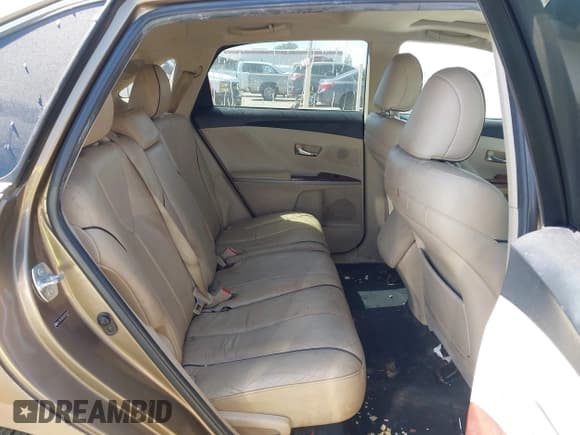 ✅ 2011 Toyota Venza • VIN: 4T3BK3BB3BU059979 • Lot: 43124364. Wystawiony na IAAI z przebiegiem 199 808 mil. Bezpłatny archiwum sprzedaży aukcyjnych z USA i szczegółowy raport historii pojazdu na DreamBid. Zdjęcie 8.