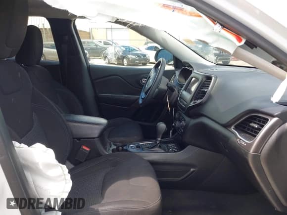 ✅ 2020 Jeep Cherokee Latitude • VIN: 1C4PJLCBXLD503722 • Lot: 42396383. Listed on IAAI with 65,932 mi. Free auction sales archive from the USA and detailed vehicle history report at DreamBid. Image 5.