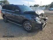 ✅ 2023 Ford Expedition XLT • VIN: 1FMJU1H83PEA59819 • Lot: 63938935. Wystawiony na Copart z przebiegiem 41 495 mil. Bezpłatny archiwum sprzedaży aukcyjnych z USA i szczegółowy raport historii pojazdu na DreamBid. Zdjęcie 4.