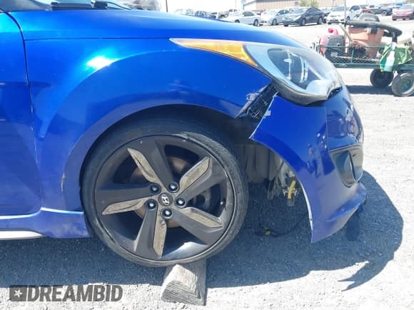 ✅ 2015 Hyundai Veloster Turbo • VIN: KMHTC6AE2FU218570 • Lot: 42609097. Wystawiony na IAAI z przebiegiem 104 965 mil. Bezpłatny archiwum sprzedaży aukcyjnych z USA i szczegółowy raport historii pojazdu na DreamBid. Zdjęcie 6.