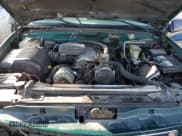 ✅ 1997 GMC Sierra 2500 • VIN: 1GTGC29J0VE541668 • Лот: 43625795. Опубликован ранее на Copart с пробегом 68 131 миль. Бесплатный доступ к архиву аукционных продаж из США и подробный отчёт об истории автомобиля на DreamBid. Изображение 11.