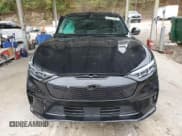 ✅ 2024 Ford Mustang Mach-E GT • VIN: 3FMTK4SX6RMA49119 • Lot: 82617905. Wystawiony na Copart z przebiegiem 14 783 mil. Bezpłatny archiwum sprzedaży aukcyjnych z USA i szczegółowy raport historii pojazdu na DreamBid. Zdjęcie 5.