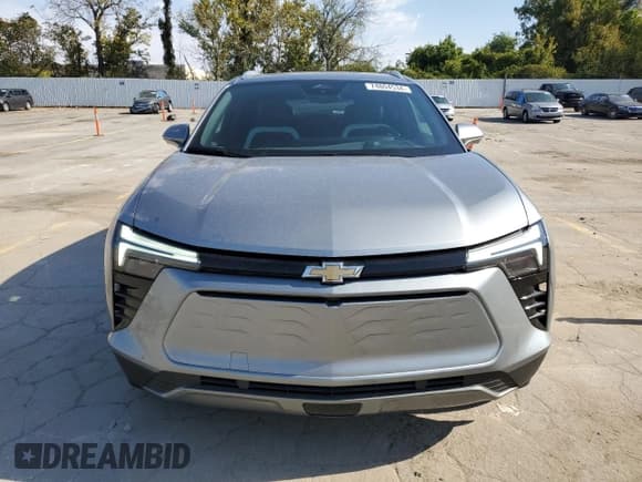 ✅ 2024 Chevrolet Blazer EV eAWD LT • VIN: 3GNKDBRJ2RS258862 • Lot: 74804534. Wystawiony na Copart z przebiegiem 3 mil. Bezpłatny archiwum sprzedaży aukcyjnych z USA i szczegółowy raport historii pojazdu na DreamBid. Zdjęcie 5.