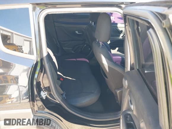 ✅ 2017 Jeep Renegade Latitude • VIN: ZACCJABB8HPF57632 • Lot: 43610529. Listed on IAAI with 157,499 mi. Free auction sales archive from the USA and detailed vehicle history report at DreamBid. Image 8.