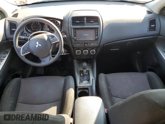 2019 Mitsubishi Outlander ES с VIN JA4AR3AU5KU028198, выставлен на аукционе Copart как лот 71694985 с пробегом 59 165 миль миль и Списание • Salvage title. История ставок и продаж доступна на DreamBid. Изображение 8.