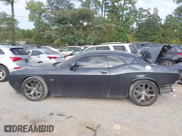 2018 Dodge Challenger R/T z VIN 2C3CDZBT2JH228242, wystawiony jako IAAI lot #43172225 z przebiegiem Nie podano mil oraz . Historia ofert i sprzedaży dostępna na DreamBid. Obrazek 14.