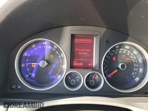 ✅ 2008 Volkswagen Golf GTI • VIN: WVWGV71K18W116177 • Lot: 68039265. Listed on Copart with 229,339 mi. Free auction sales archive from the USA and detailed vehicle history report at DreamBid. Image 9.