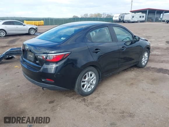 ✅ 2016 Scion iA • VIN: 3MYDLBZV2GY120886 • Lot: 43582142. Wystawiony na IAAI z przebiegiem 162 778 mil. Bezpłatny archiwum sprzedaży aukcyjnych z USA i szczegółowy raport historii pojazdu na DreamBid. Zdjęcie 4.
