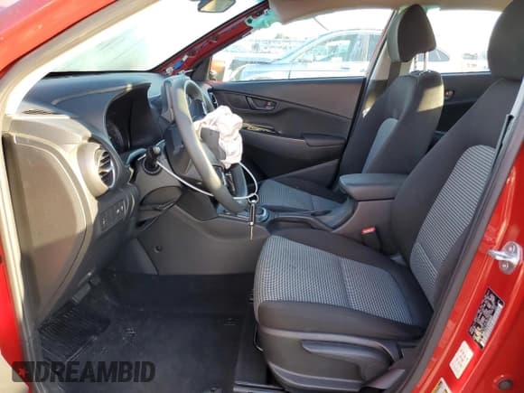 ✅ 2021 Hyundai Kona SE • VIN: KM8K12AA1MU604644 • Лот: 70888194. Опубликован ранее на Copart с пробегом 67 613 миль. Бесплатный доступ к архиву аукционных продаж из США и подробный отчёт об истории автомобиля на DreamBid. Изображение 7.